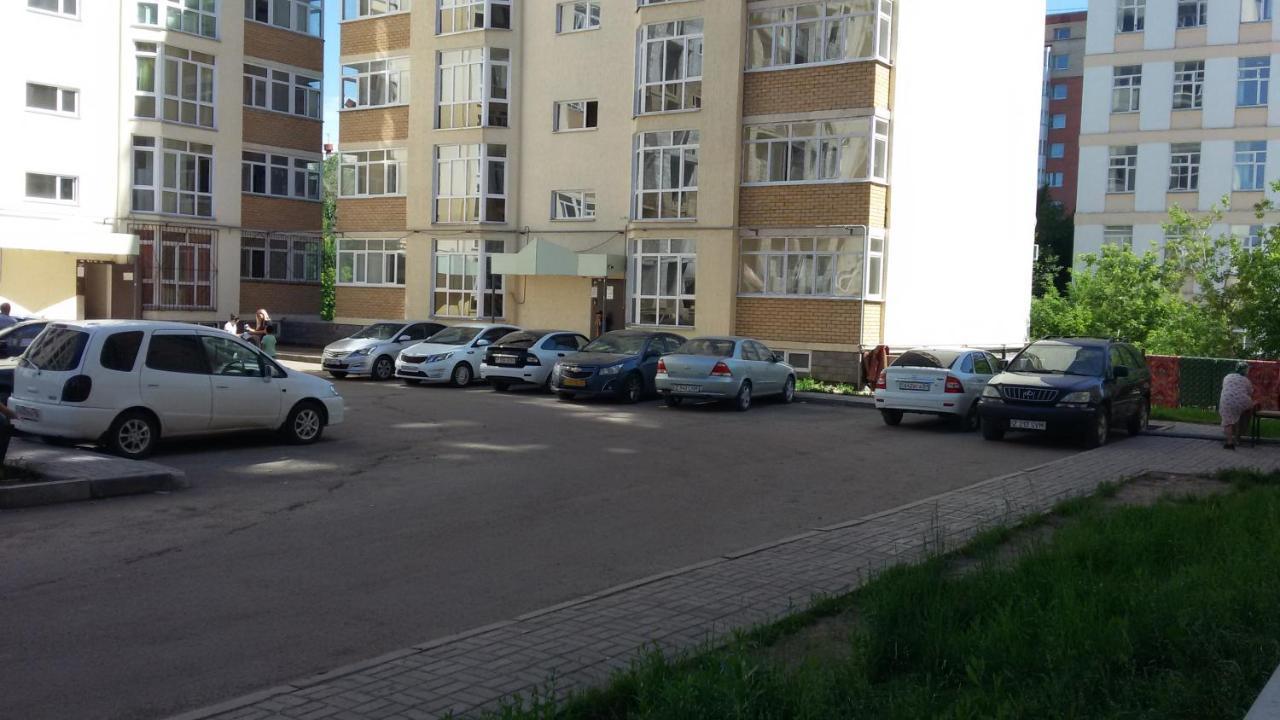 Zhenis Street Astana Exterior foto